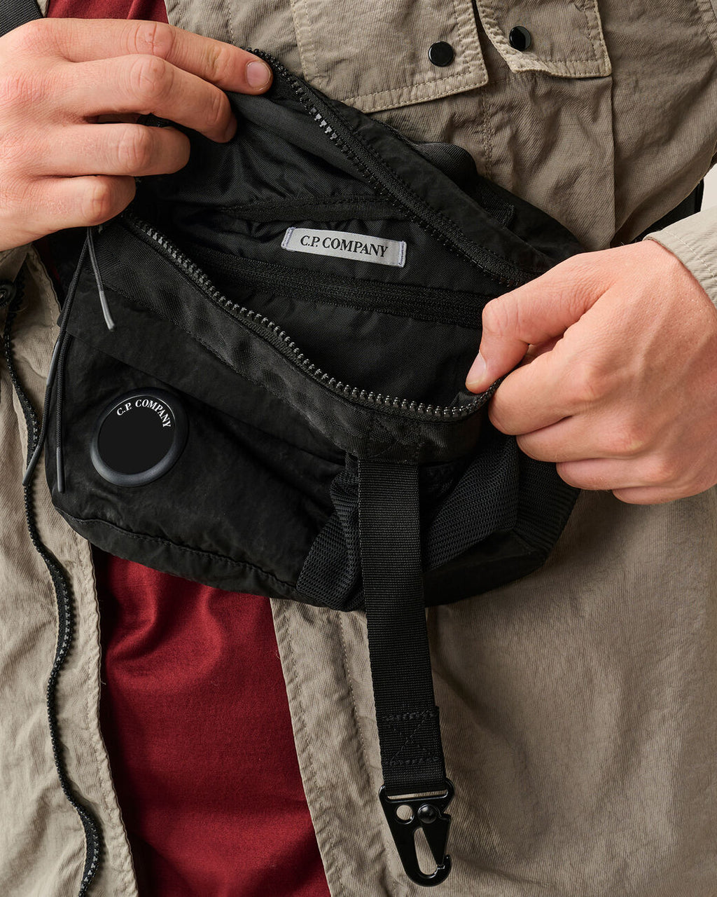 C.P. Company Nylon B Lens Mini Waist Bag Black – photo 4 – Dewachter Montpellier