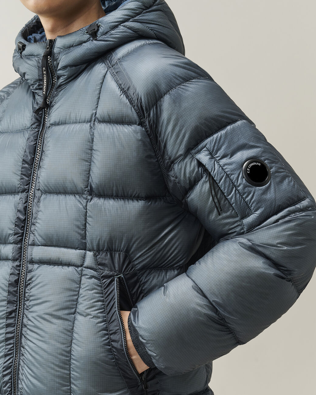C.P. Company D.D. Shell Hooded Puffer Jacket Orion Blue – photo 4 – Dewachter Montpellier