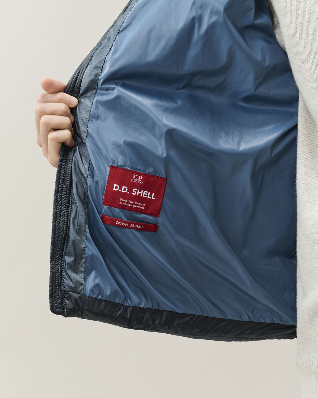 C.P. Company D.D. Shell Hooded Puffer Jacket Orion Blue – photo 6 – Dewachter Montpellier