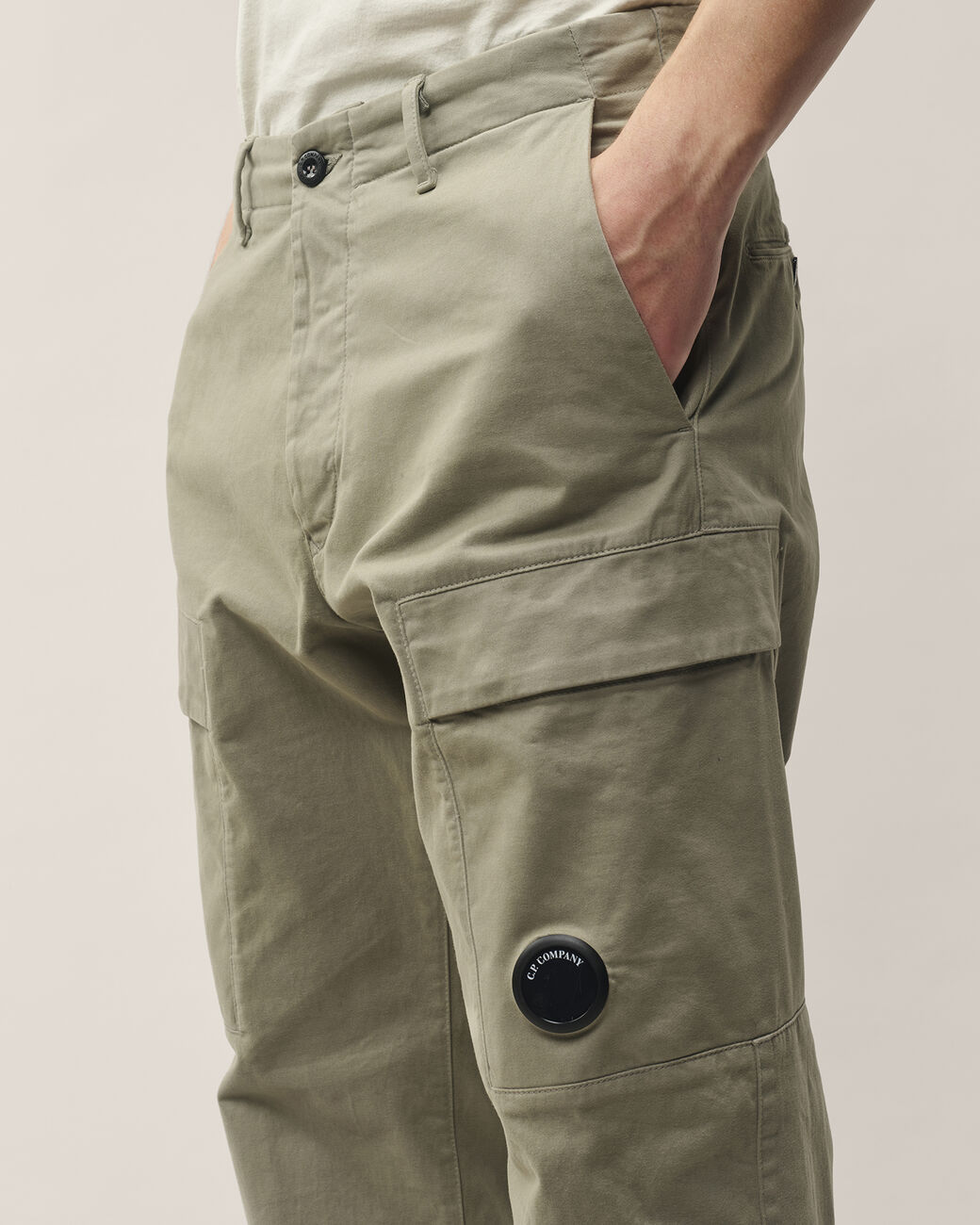 C.P. Company Stretch Sateen Regular Cargo Pants Fallen Rock – photo 4 – Dewachter Montpellier