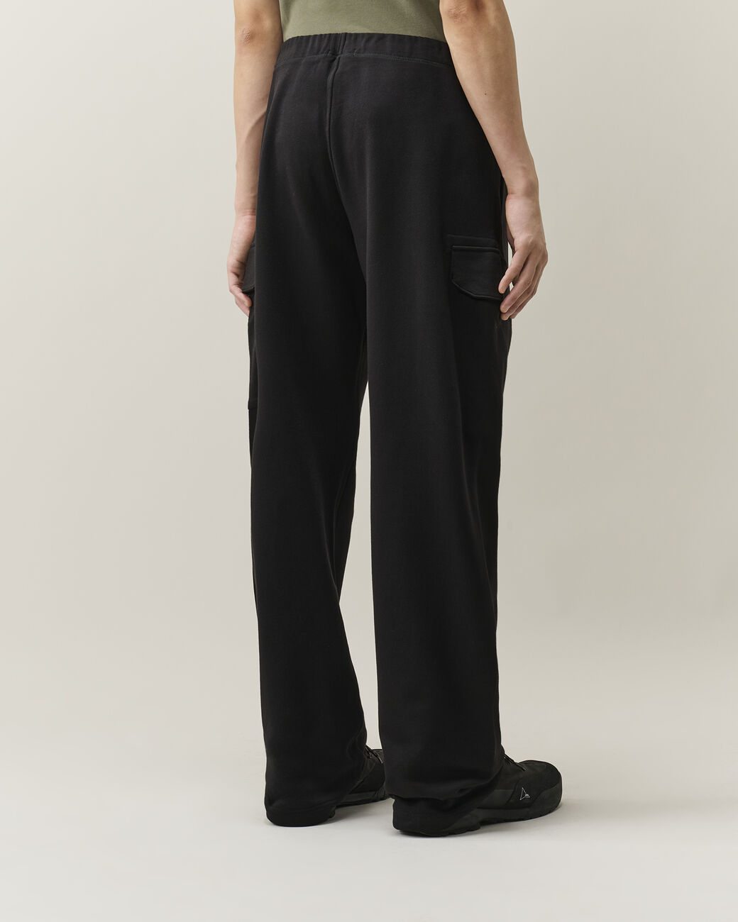 C.P. Company Diagonal Raised Fleece Lens Cargo Sweatpants Black – photo 3 – Dewachter Montpellier