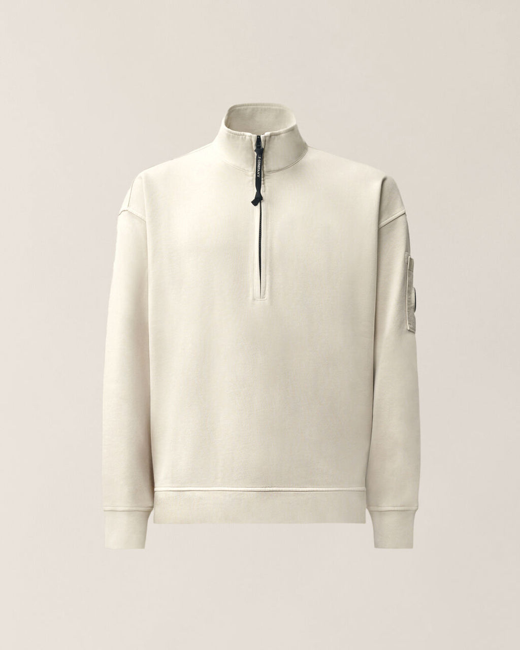 C.P. Company Brushed and Emerized Diagonal Fleece Mixed Boxy Lens Half Zip Sweatshirt Silver Birch – photo 1 – Dewachter Montpellier