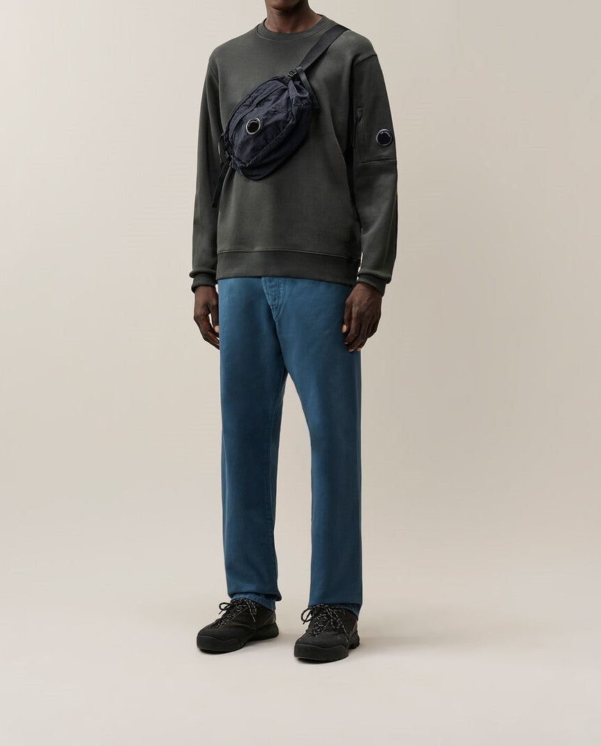C.P. Company Diagonal Raised Fleece Lens Crewneck Sweatshirt Raven – photo 12 – Dewachter Montpellier