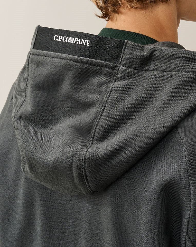 C.P. Company Diagonal Raised Fleece Lens Hooded Zip Sweatshirt Raven – photo 5 – Dewachter Montpellier