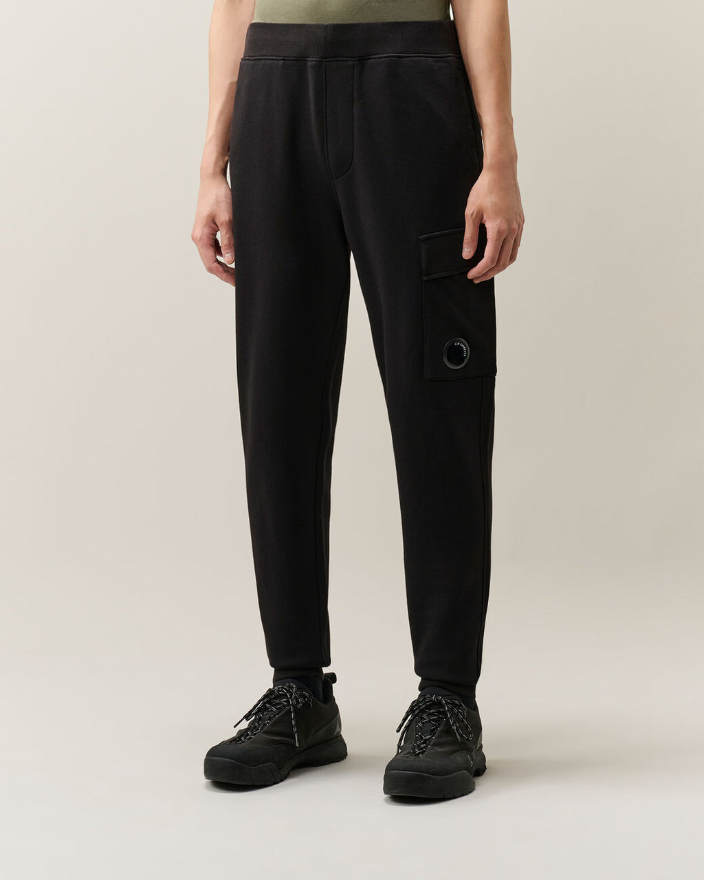 C.P. Company Diagonal Raised Fleece Lens Sweatpants Black – photo 2 – Dewachter Montpellier