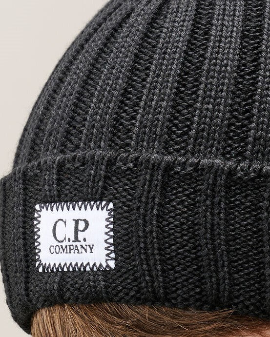 C.P. Company Extrafine Merino Wool Lens Beanie Black – photo 4 – Dewachter Montpellier